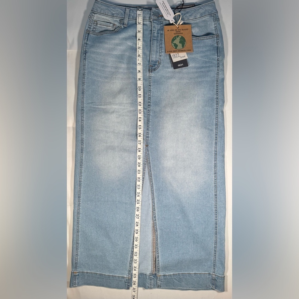 NWT 1822 Denim Light Wash Jeanskirt - Picture 3 of 6